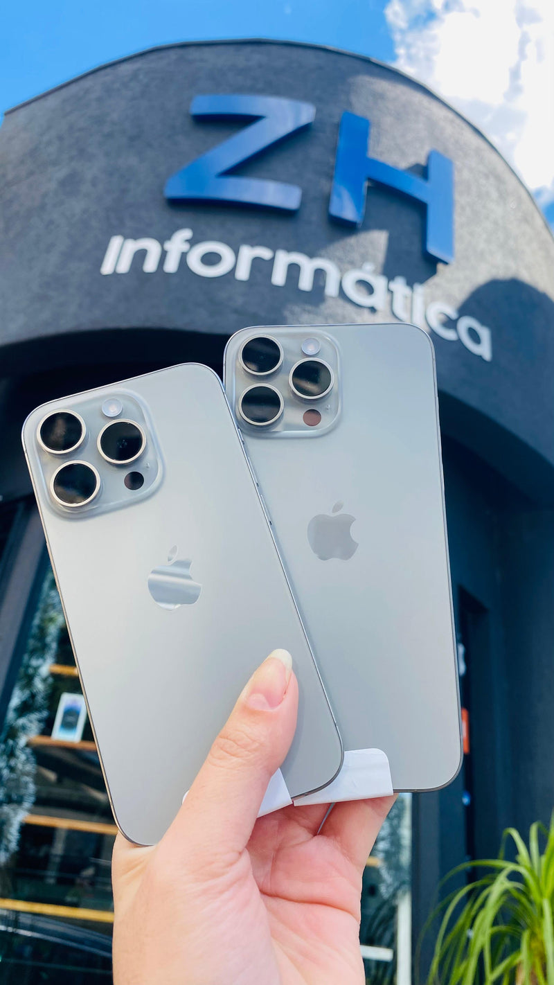iPhone 15 Pro Natural Titanium